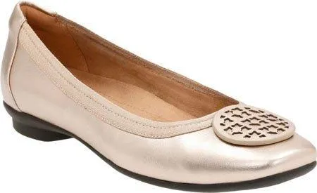 CLARKS Women's Candra Blush Flat