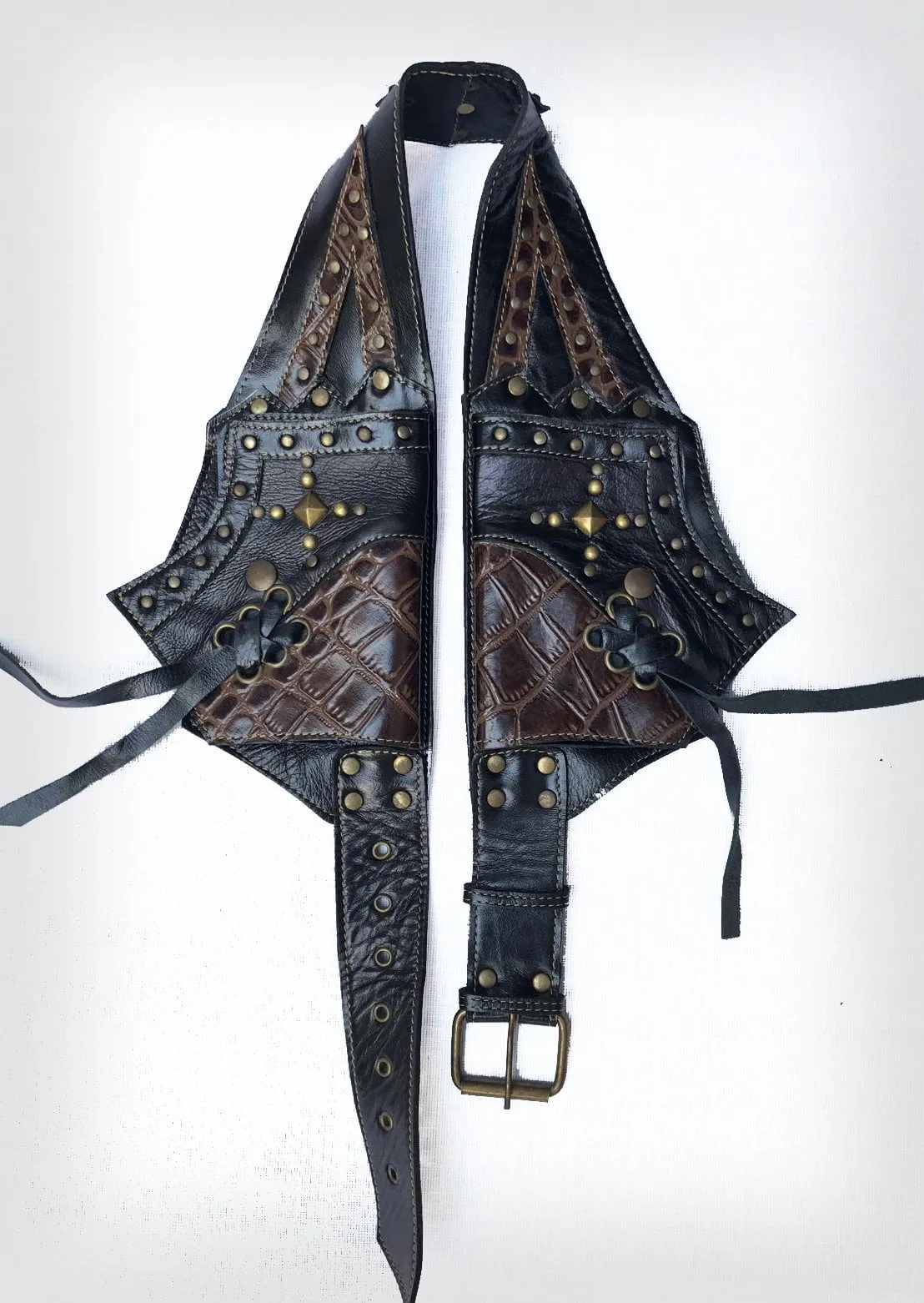 Leather skin pocket belt
